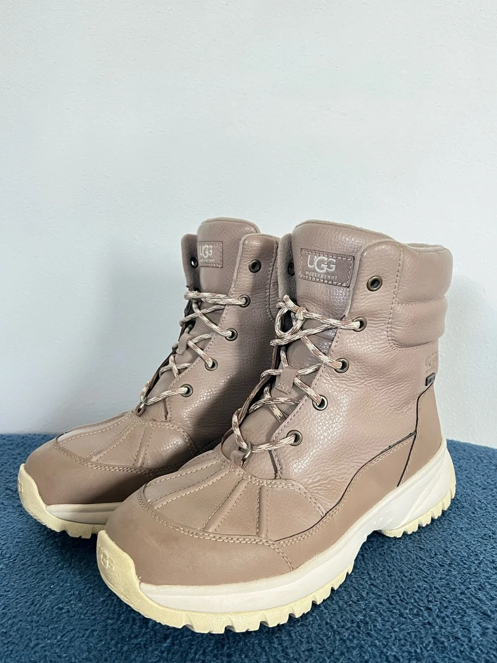 UGG Waterproof Yose Boot US8.5